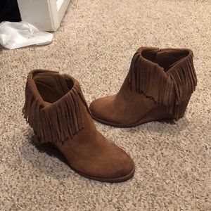 Lucky brand camel suede fringe boots.